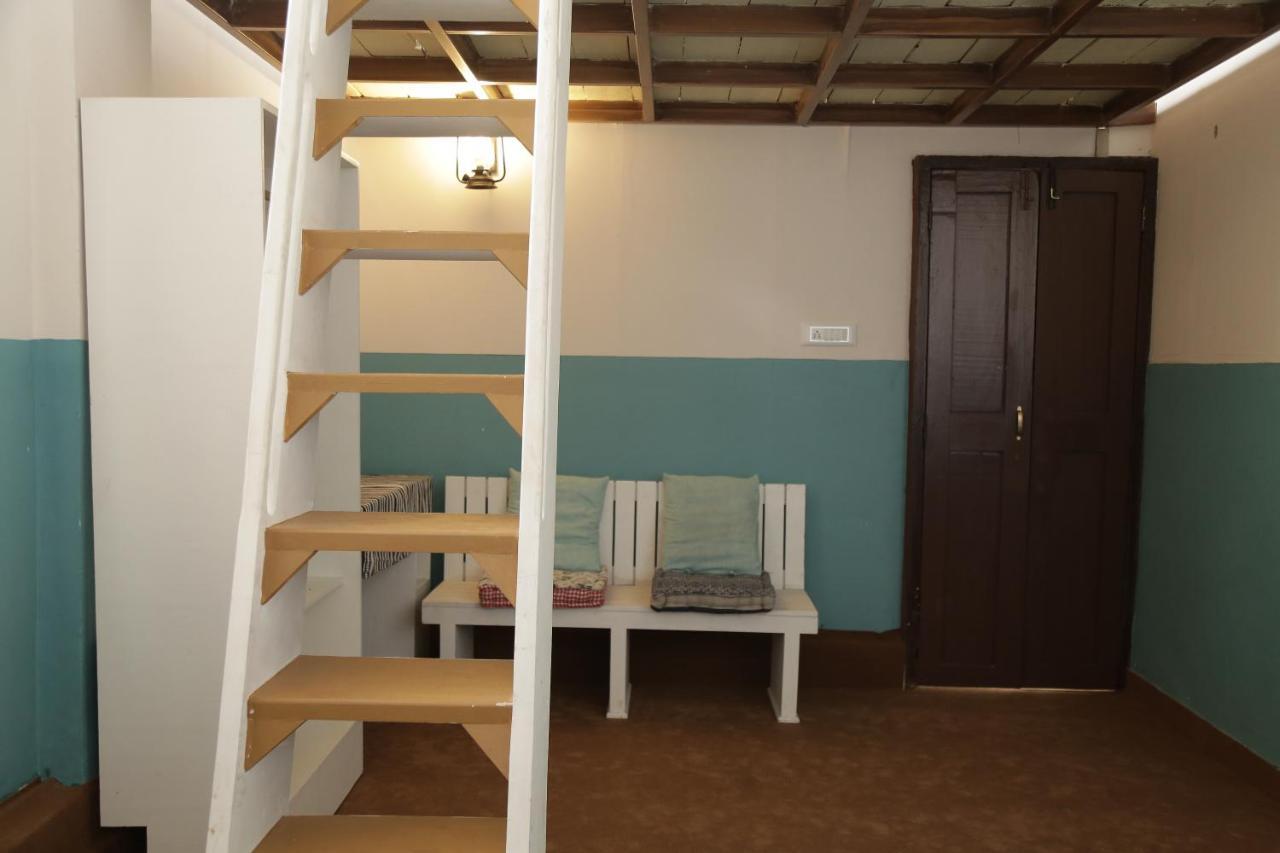 Hostel Calaila Varkala Exterior photo